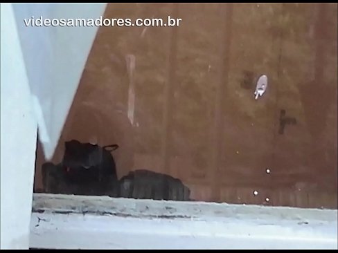 ❤️ Home cachondo mirando á súa moza con outro mozo, gravando un vídeo de carallo sen molestar á parella ❤️❌ Só porno en % gl.hentai-id.ru % ❌